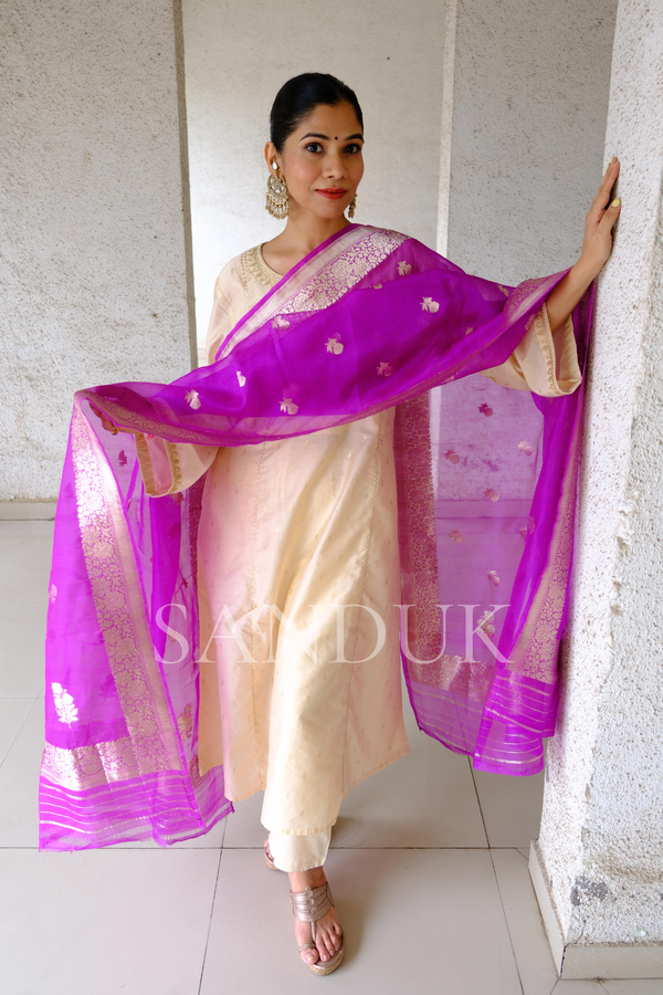 Kora Silk Buta Banarasi Dupatta