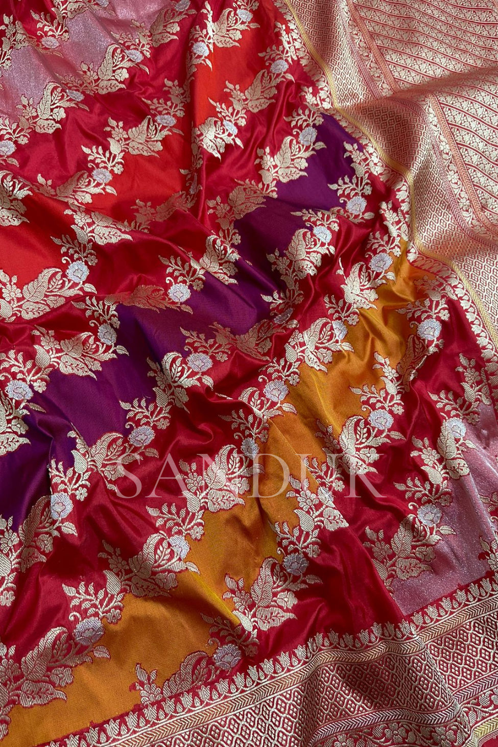Rankaat Jangla Red Saree – Sanduk