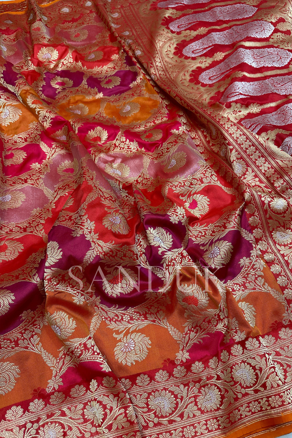 Lotus Jangla Red Saree – Sanduk