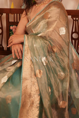 Aarna (Saree)