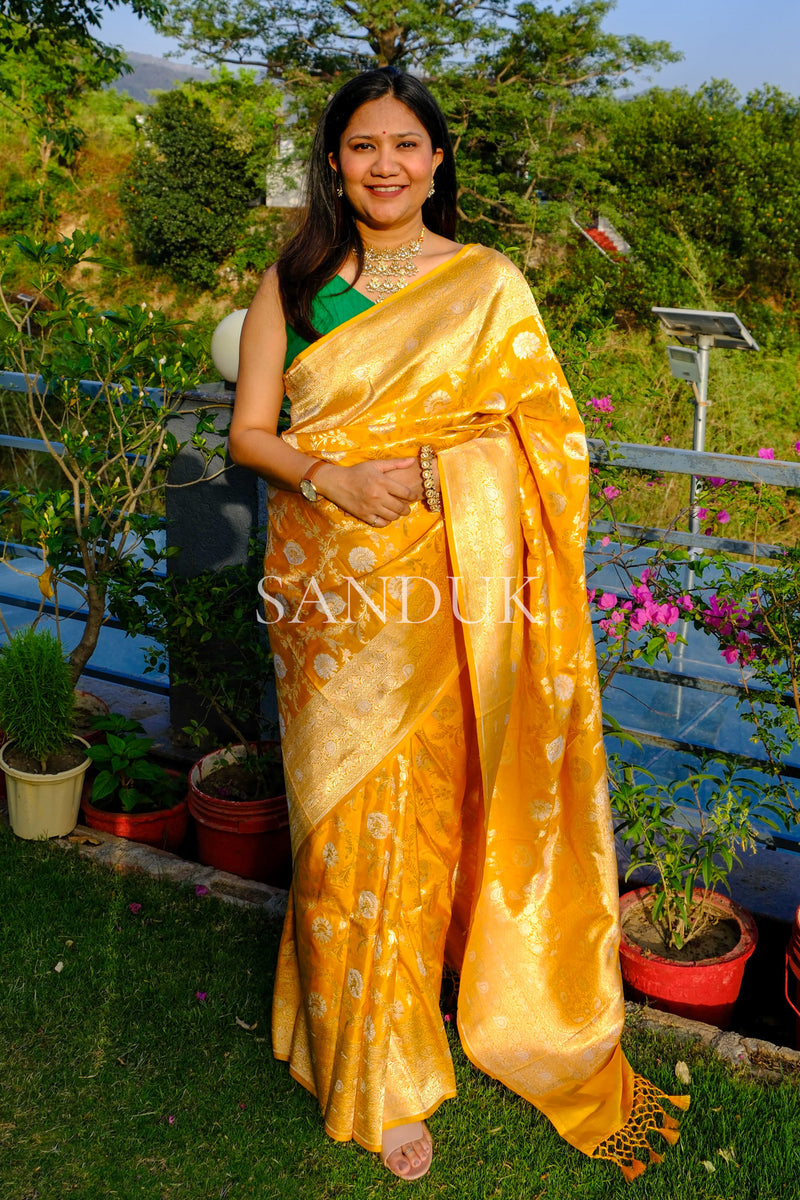 Yuvika (Saree)