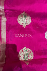 Gulabi Buta (Saree)