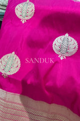 Gulabi Buta (Saree)