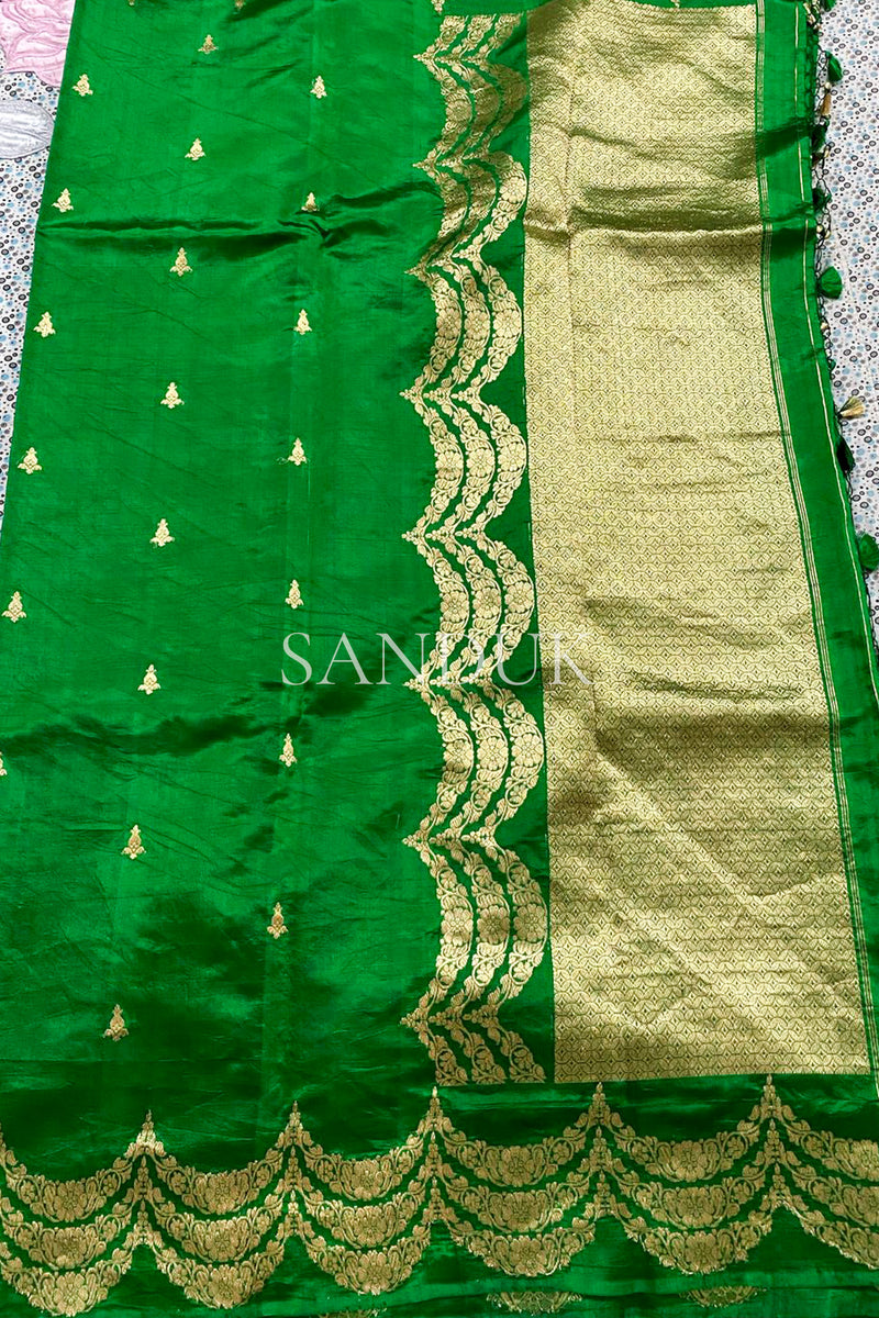 Silk Saree scalloped