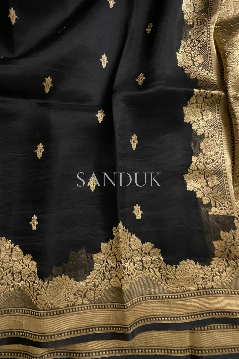 Advika (Saree)