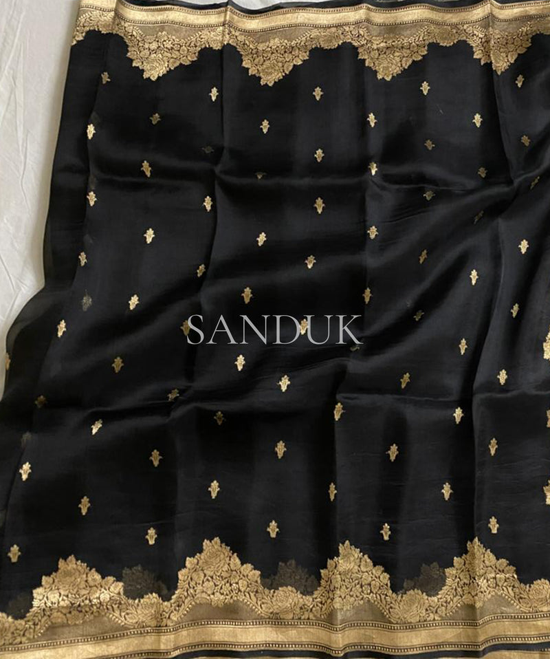 Advika (Saree)