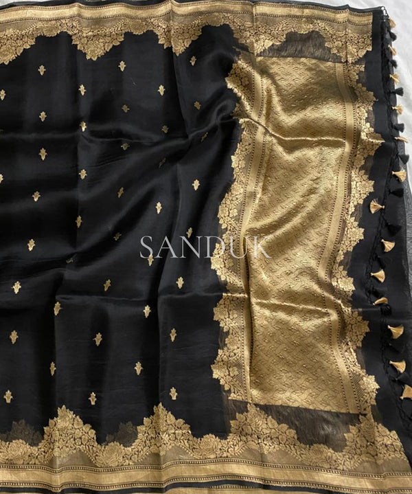 Advika (Saree)