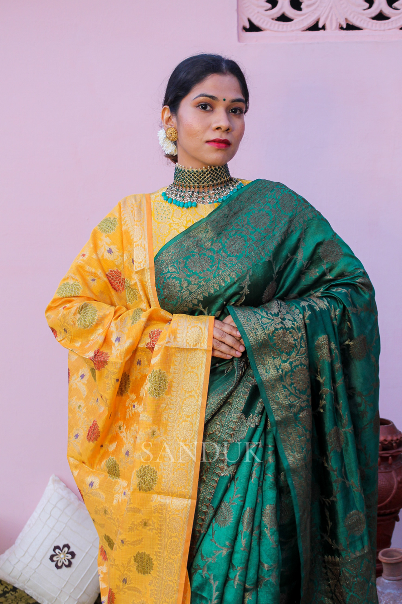 Bawree (Saree)